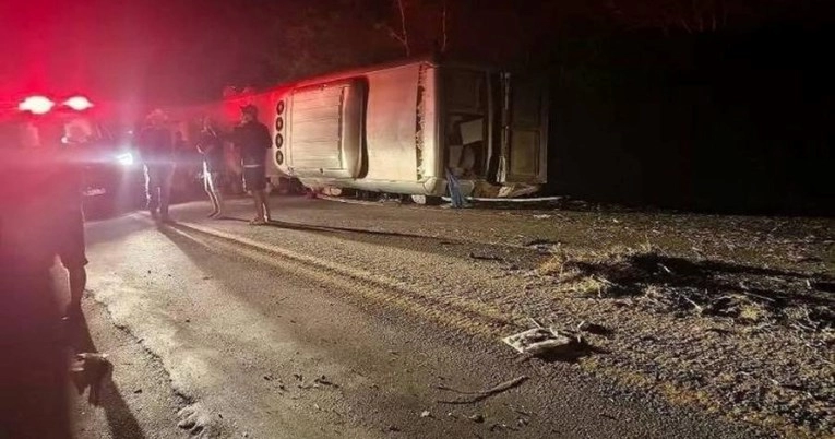 U teškoj prometnoj nesreći u Brazilu poginulo najmanje 15 osoba